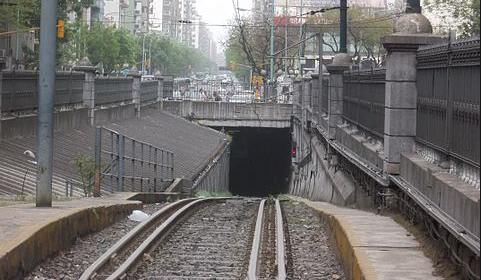 rampa subte Primera Junta