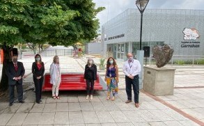 Banco rojo contra la violencia de genero