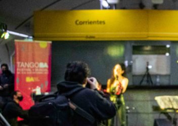 show de tango en el subte H