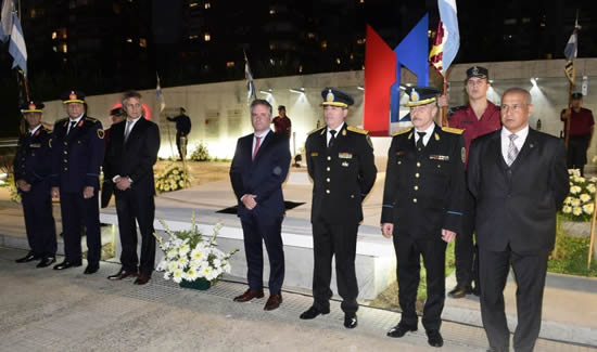 Monumento a policias y bomberos 