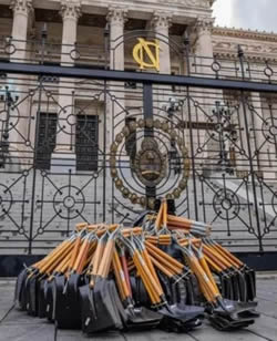 Palas frente al Congreso Nacional