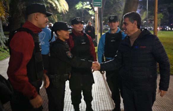 Macri con policias