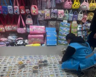 Ropa y juguetes